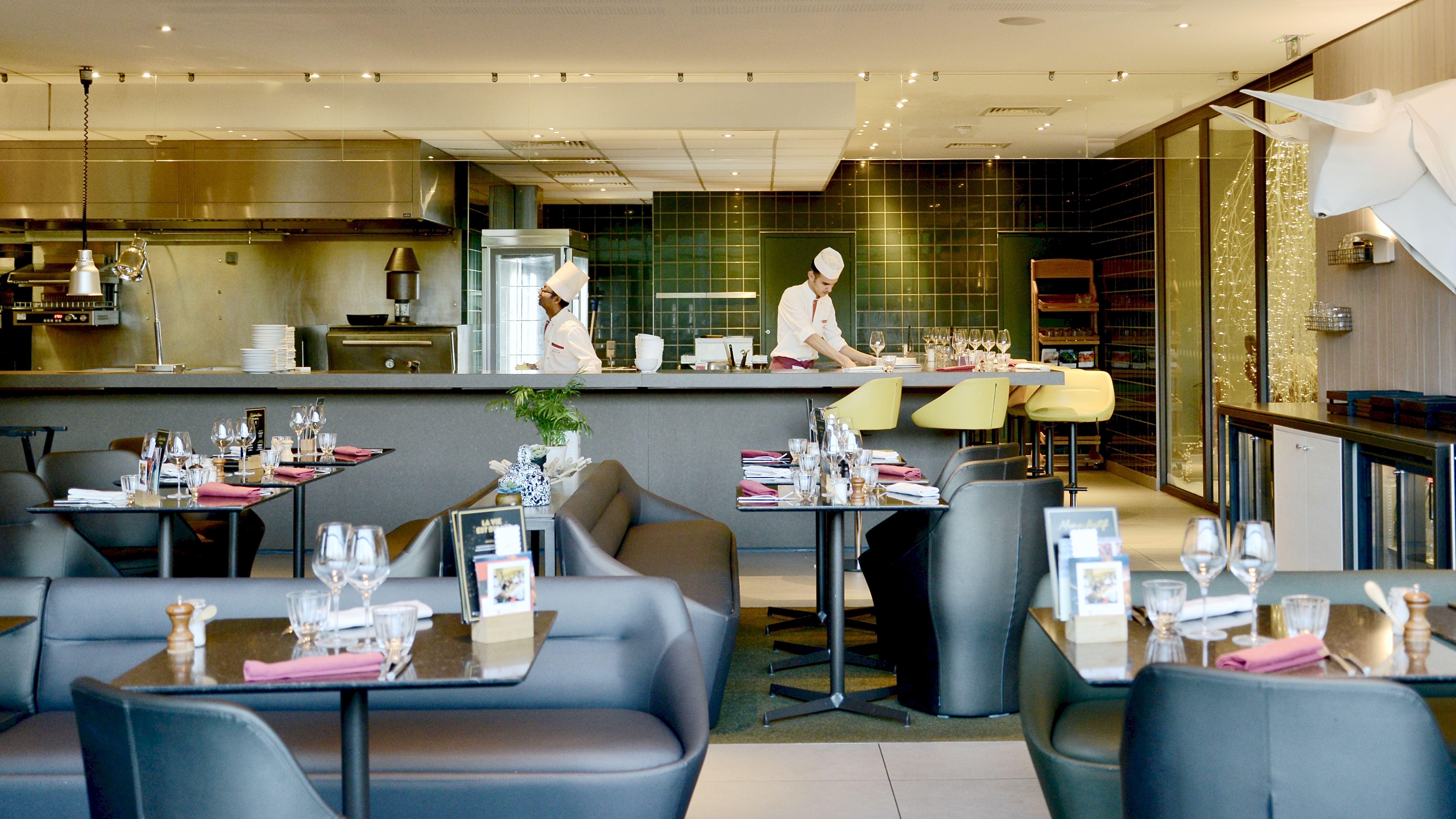 Restaurant Culinaire Bazaar Hôtel Pullman Paris Roissy CDG Airport à