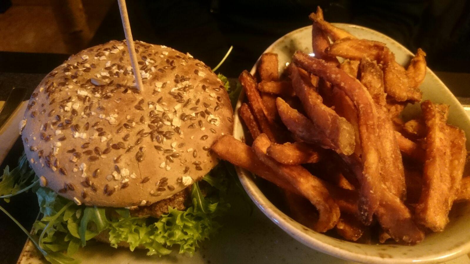 Hans Im Gluck Burgergrill Bar Dresden Altmarkt In Dresden Restaurant Reviews Menu And Prices Thefork