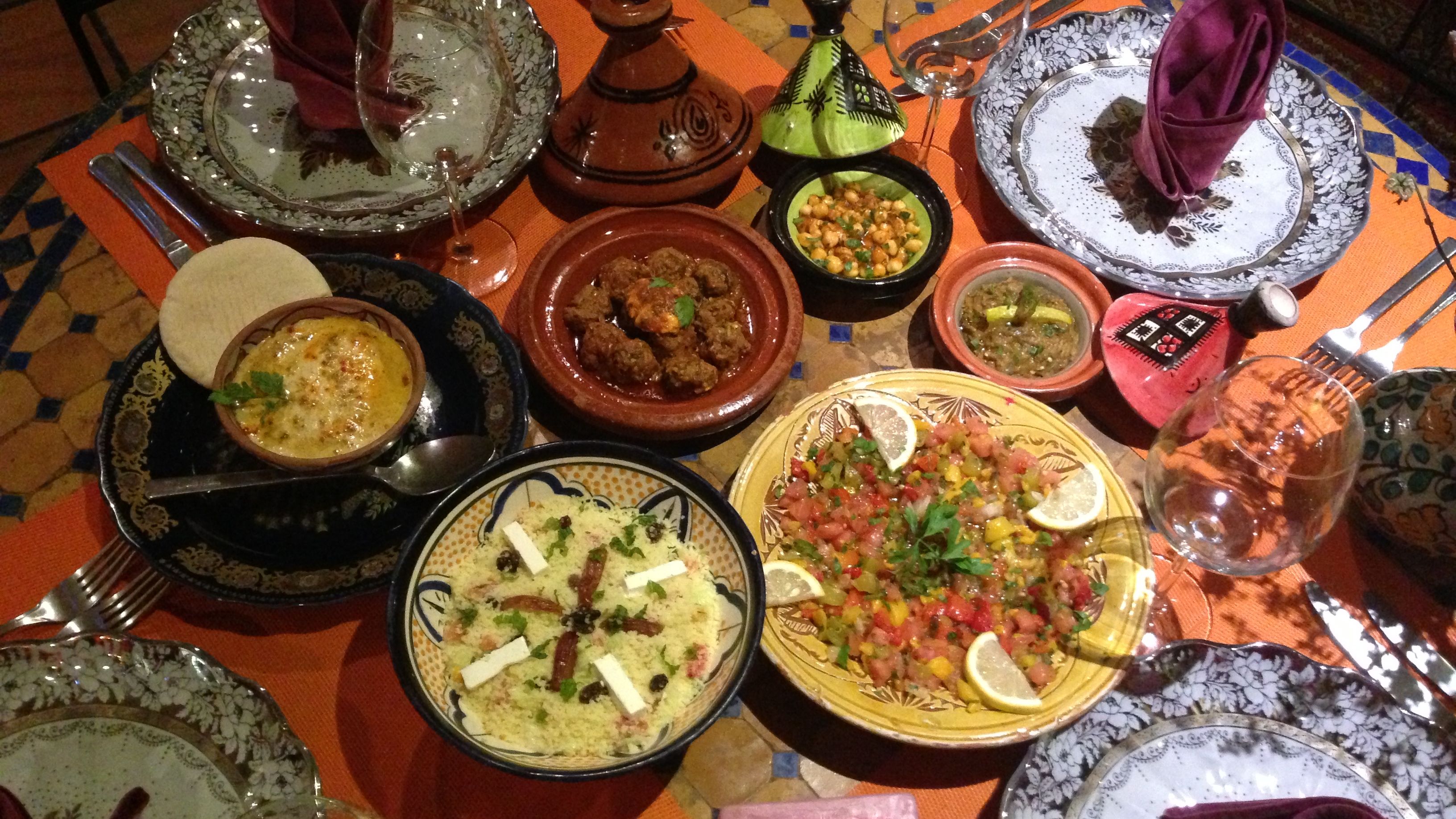 TAJINE DE DORADA Y ENSALADA MARROQUI 