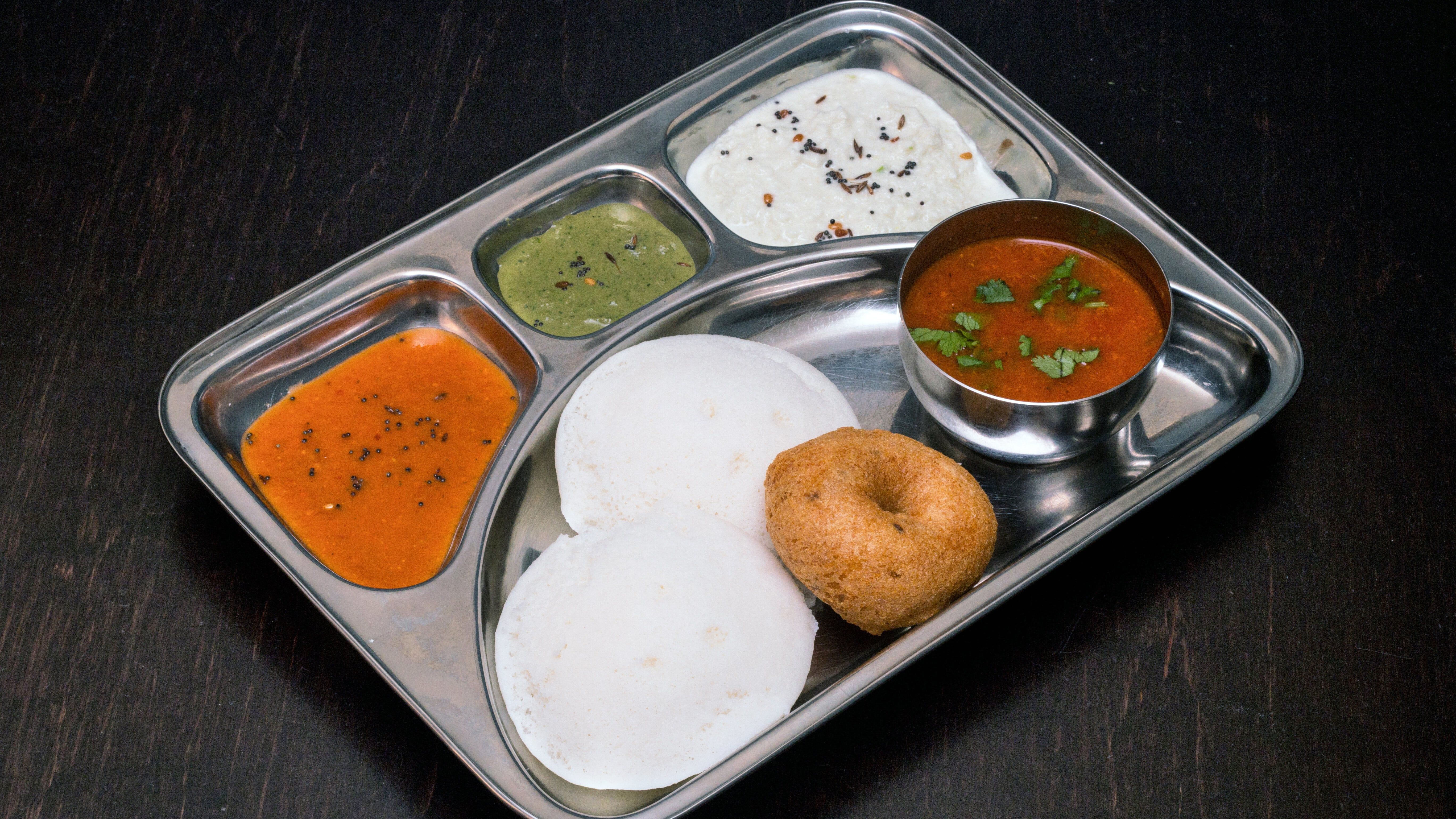 Idli vada is traditional south Indian any day healthy meal/starter served with Indian home made sauces - Krishna Vilas Utrecht, Utrecht