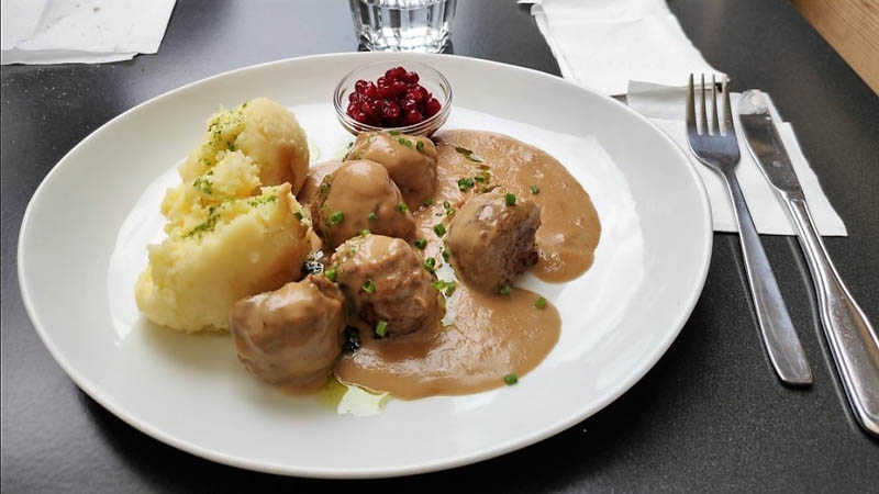 MOM'S KITCHEN NYBROGATAN, Stockholm - Ostermalm - Menu, Prices, Restaurant  Reviews & Reservations - Tripadvisor