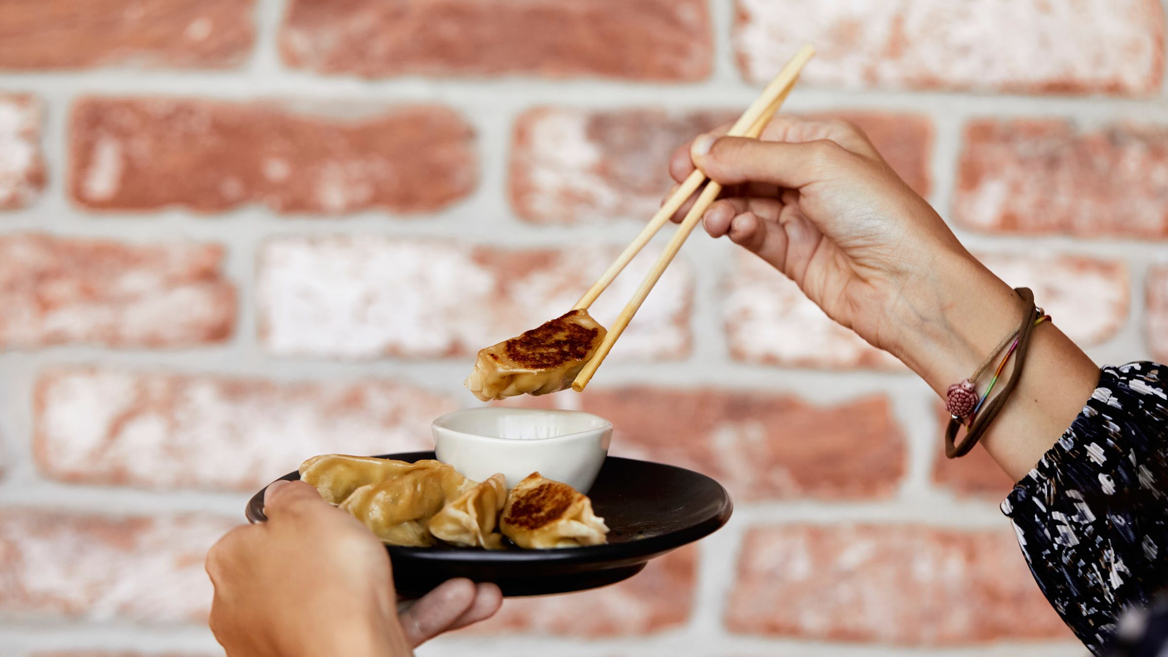 La nostra colazione porta sempre evoluzione e novità. La brioche ai cereali,  vuota o farcita salata - Foto di Gesualdo Cafè Bistrot, Milano - Tripadvisor