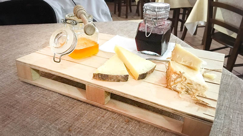 Mix di formaggi - Osteria Toscana e Non Solo..., Albuzzano