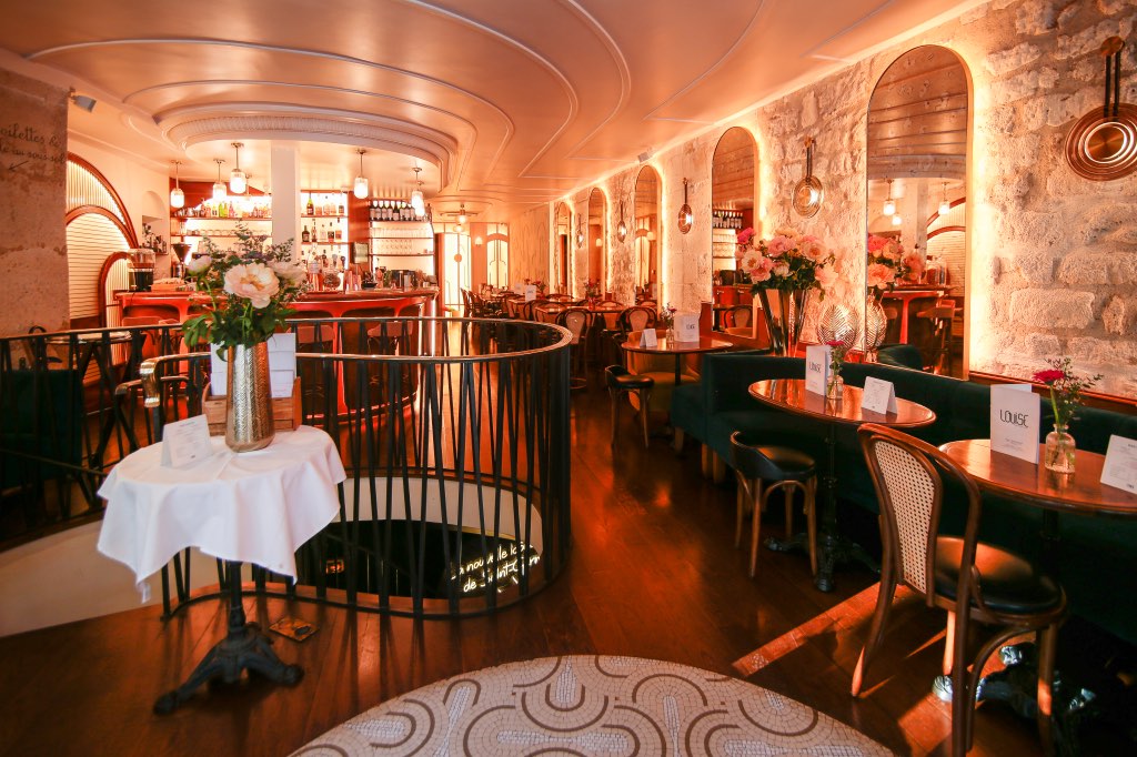 New Year's Eve at Café Louise Paris  Champagne Cruise + St Germain  Restaurant