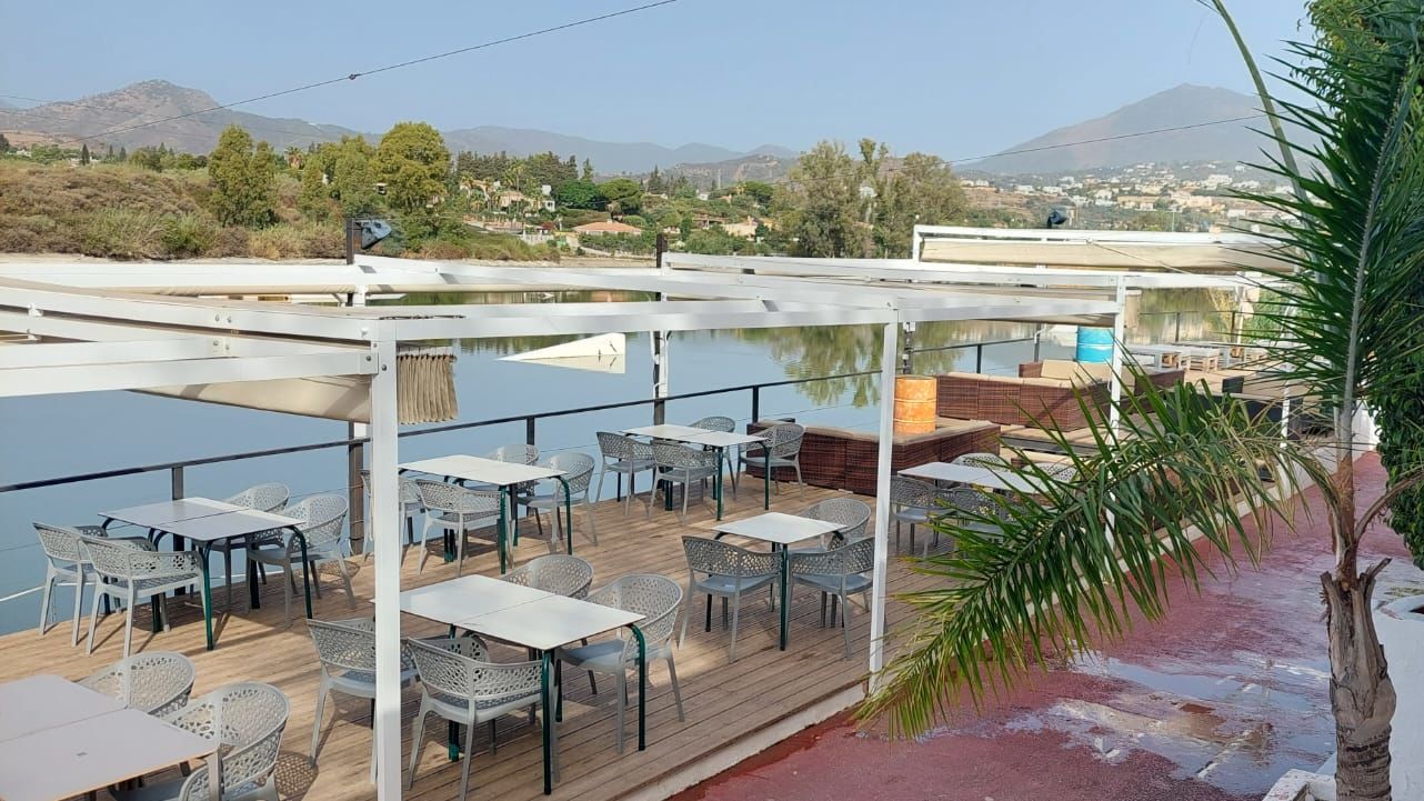 Restaurante La Cabaña del Lago - Marbella en Marbella - Menú 2023, opiniones, precios y reserva | TheFork Restaurante La Cabaña del Lago - Marbella en Marbella - Menú 2023, opiniones, precios y reserva | TheFork