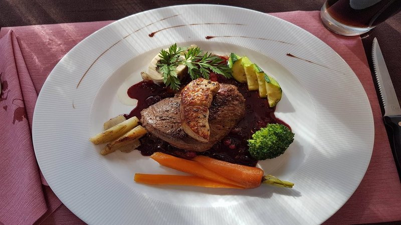 H tel du Chasseur in Enges Restaurant Reviews Menu and Prices