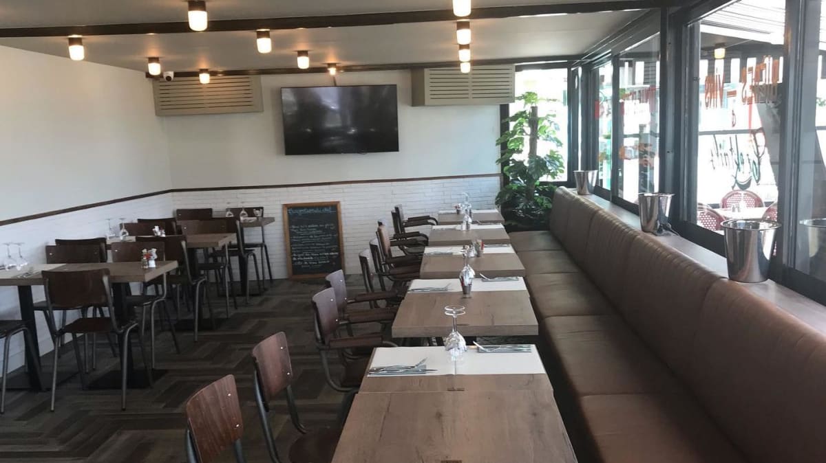 Cafe De La Presse In Sainte Genevieve Des Bois Restaurant Reviews Menu And Prices Thefork