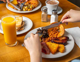 Christmas - Toby Carvery - Aigburth, Liverpool