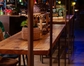 Latino - Nómada Gastro Bar, Calafell