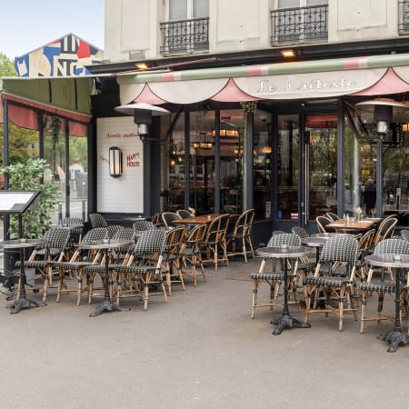 Le Pretexte, Paris