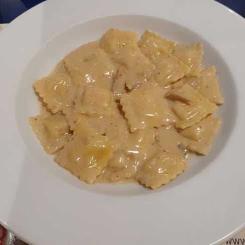 Ravioli con carne en salsa de boletos - Trattoria Pinocchio Sánchez Bustillo, Madrid