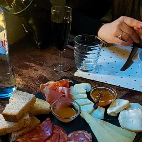 Wine Hunters Taberna, Lisbon