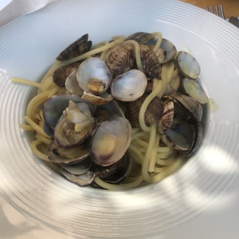 spaghettoni alle vongole - Taverna de Pasquino, Rome