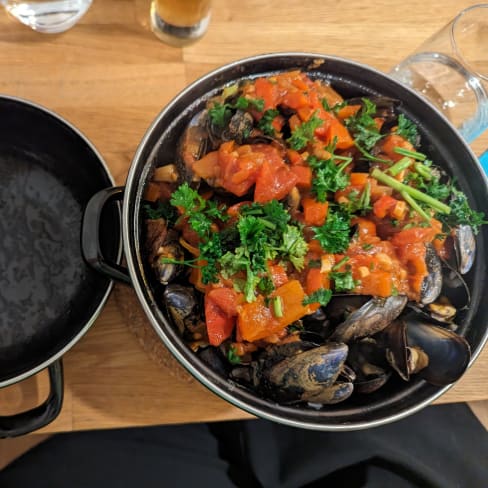 Je Peux Pas J'ai Moules Frites, Annemasse