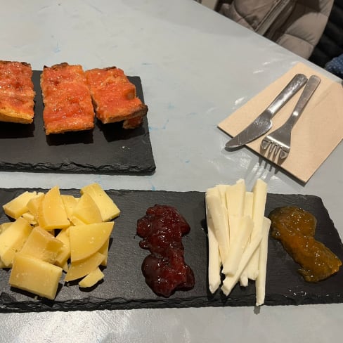 Mimo-Bar de vins i platillos, Barcelona