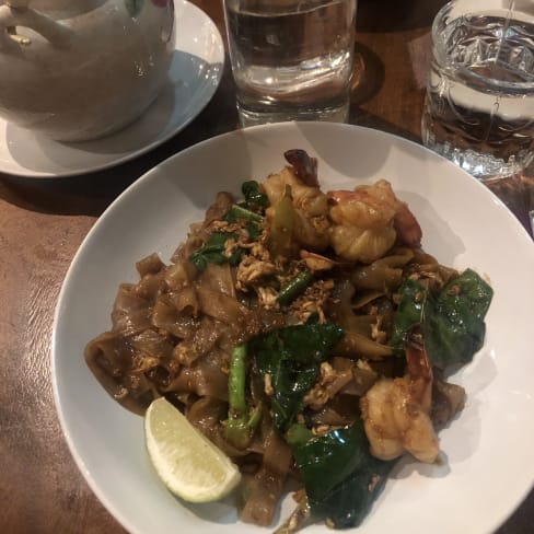 Ban Sue Thai & Wine House - Cuisine de Famille Thai, Paris