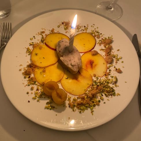 Carpaccio de pêche, quetsche & sorbet de pêche verveine - Restaurant Maceo, Paris