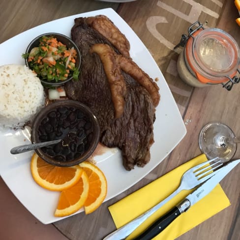 Picanha (bœuf) accompagnée du riz et du feijao (haricots verts à la brésilienne, LE PLAT que les brésiliens mange tous les jours LE FEIJAO, excellent) - Rodizio O Brazil, Paris