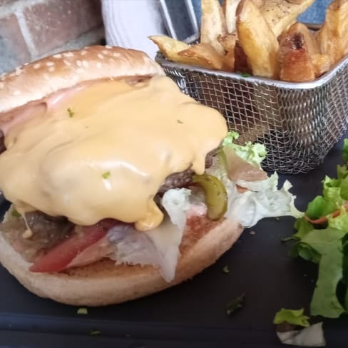 Burger Classic, Frites Maison  - Chez Clara, Paris