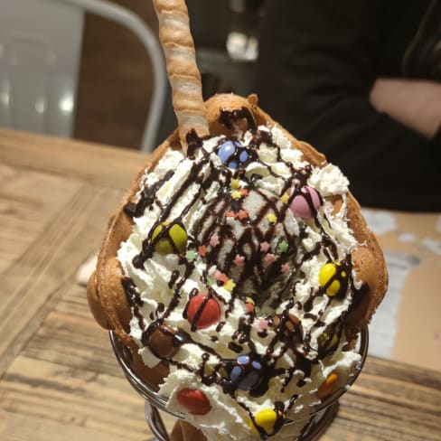 Gofre de helado de sésamo - Oishii Ramen Street - Pau Claris, Barcelona