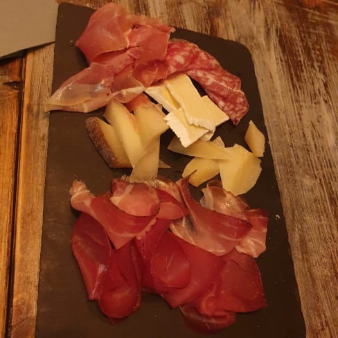 Semplice Ritrovo con cucina, Milan