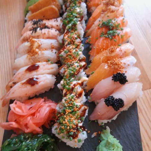 Dino Sushi & Poké Odenplan, Stockholm