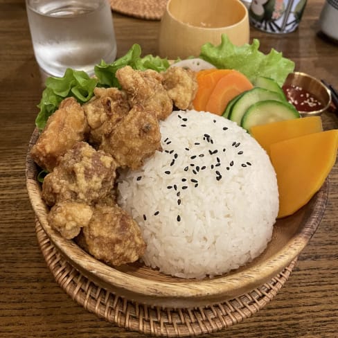 Ais Bento, Paris