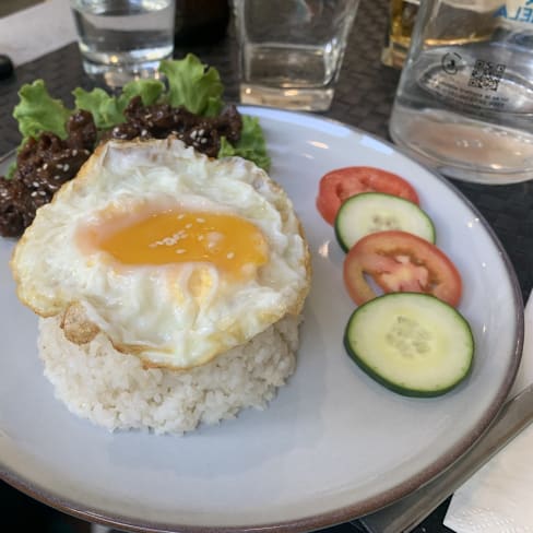 Tapsilog - Kusinela, Milan