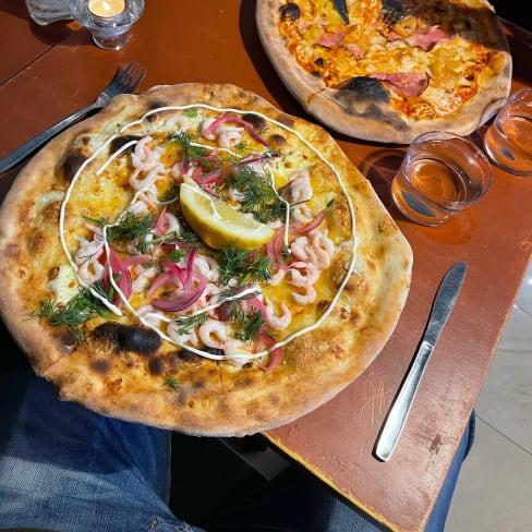 Underbar pizza Bianco med västerbottenost! - Vår Pizza Aspudden