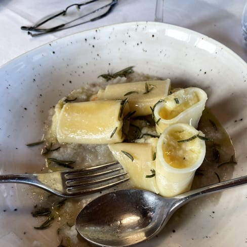 Paccheri ripieni di baccalà mantecato, topinambur, salvia criccante - CRISTIAN MAGRI, Settimo Milanese