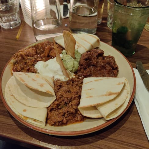 Tortilla gigantes - Alfonso's Mexican & Grill Restaurant, Amsterdam