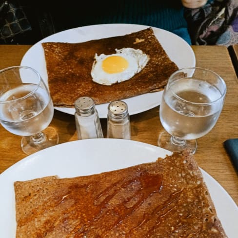 Le Moulin à Galettes, Levallois-Perret