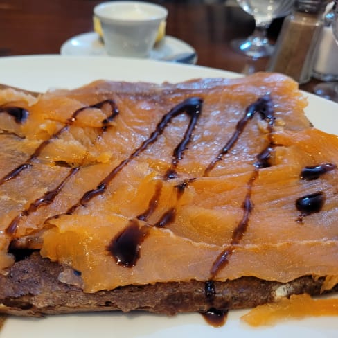 Le Moulin à Galettes, Levallois-Perret