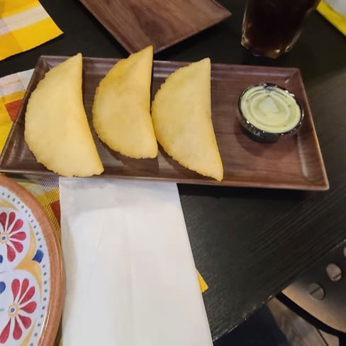 Arepa'z ristorante venezuelano, Milan