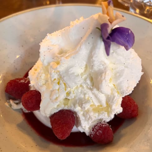 Pavlova aux framboises  - Les Dessous de la Robe, Paris