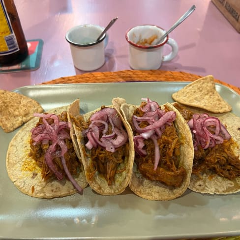 Tacos cochinita pibil - Celestun Cantina Tropical, Mataró