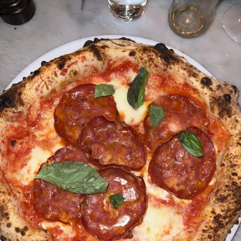 Pizza - Giro Pizzeria, Stockholm