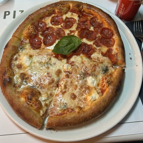 Pizzeria Maria, Lisbon