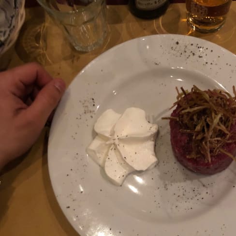 Tartare di manzo con cipolla croccante - Casa Tua Osteria, Milan