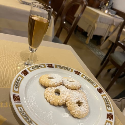 Canestrelli di Torriglia con Sciacchetrà - Taverna Giulia, Rome