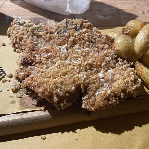 Inqualificabile la carta sotto la carne, quando tagli la cotoletta la mangi assieme… - Mare Culturale Urbano - Cascina Torrette, Milan