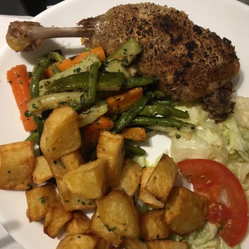 Cuisse de canard confite et ses légumes  - Le Café du Coin, Paris