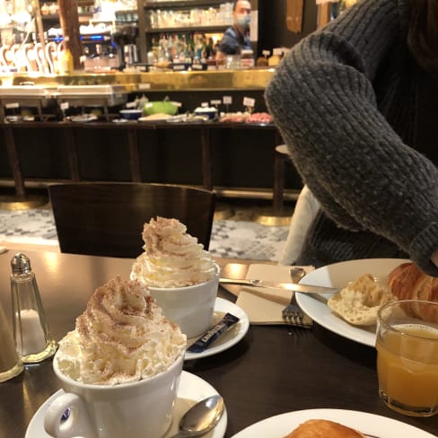 Chocolat chaud viennois  - Brasserie Jaja, Paris