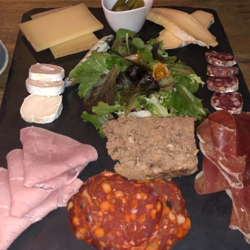 Assiette charcuterie / fromage - Black Sheep, Paris