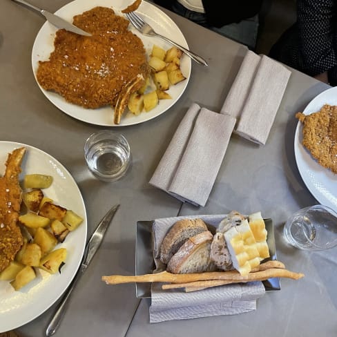 La Dogana del Buongusto, Milan