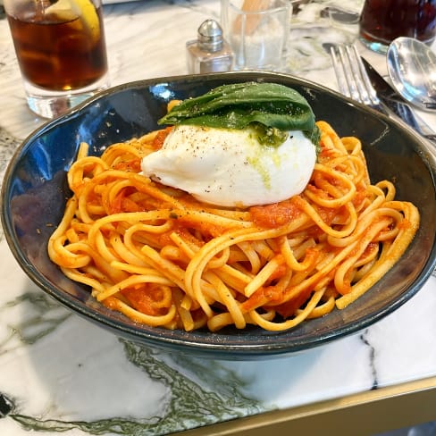 Linguine sauce tomate de burratina  - La Cafétéria, Paris