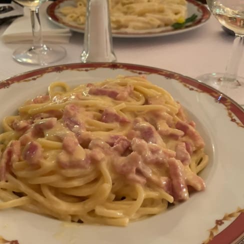 Spaghetto alla carbonara e pennette alla crema di gorgonzola. - Le Bugatti, Paris