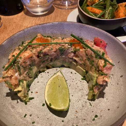 Bon tartare avec une pointe d originalité dans la présentation  - Oya Fusion, Paris