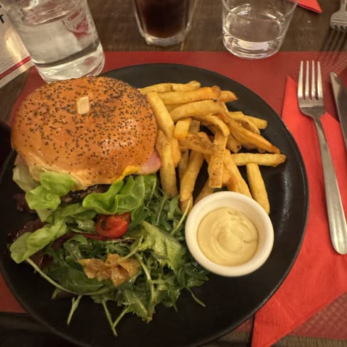 Le Petit Café, Paris