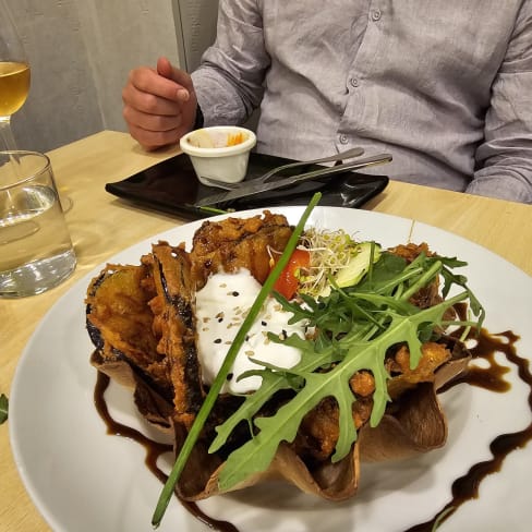 Berenjenas en tempura a la miel de caña  - YERBABUENA, Madrid